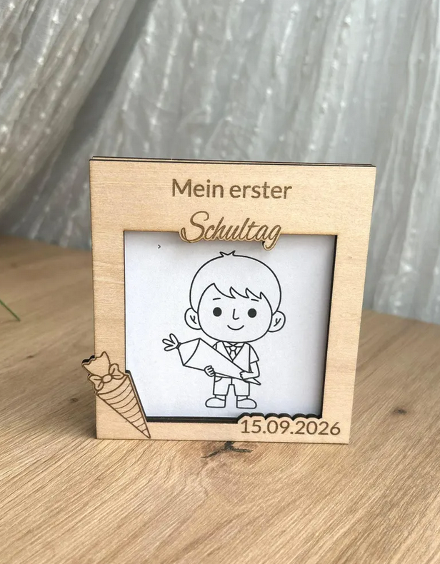 Holzrahmen zur Einschulung – Mein erster Schultag personalisierbar aus Lindenholz