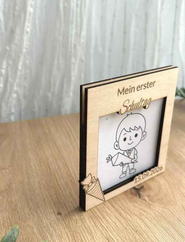 Holzrahmen zur Einschulung – Mein erster Schultag personalisierbar aus Lindenholz