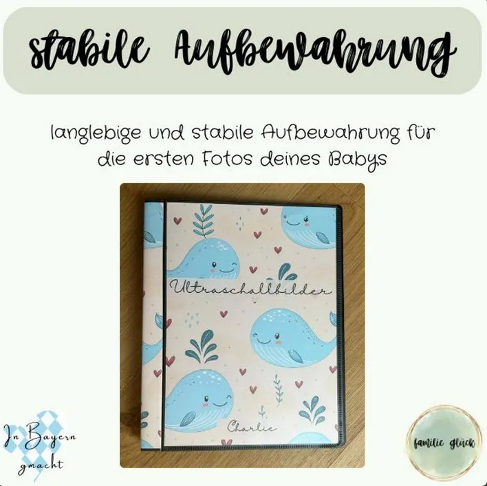 Personalisiertes Deckblatt des Ultraschallalbums mit Aquarell-Walmotiv und dem Namen Charlie