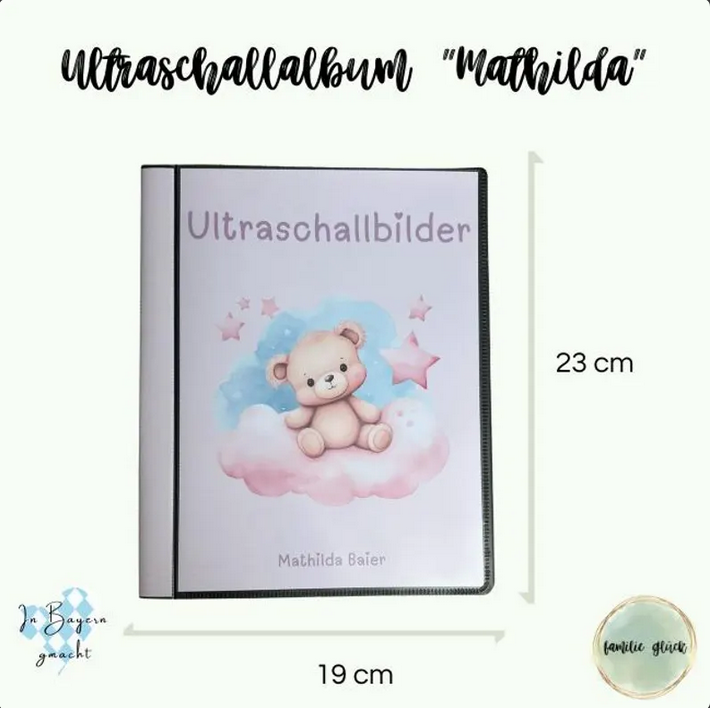 Außenmaße des Ultraschallalbums „Charlie“: 23cm hoch und 19cm breit