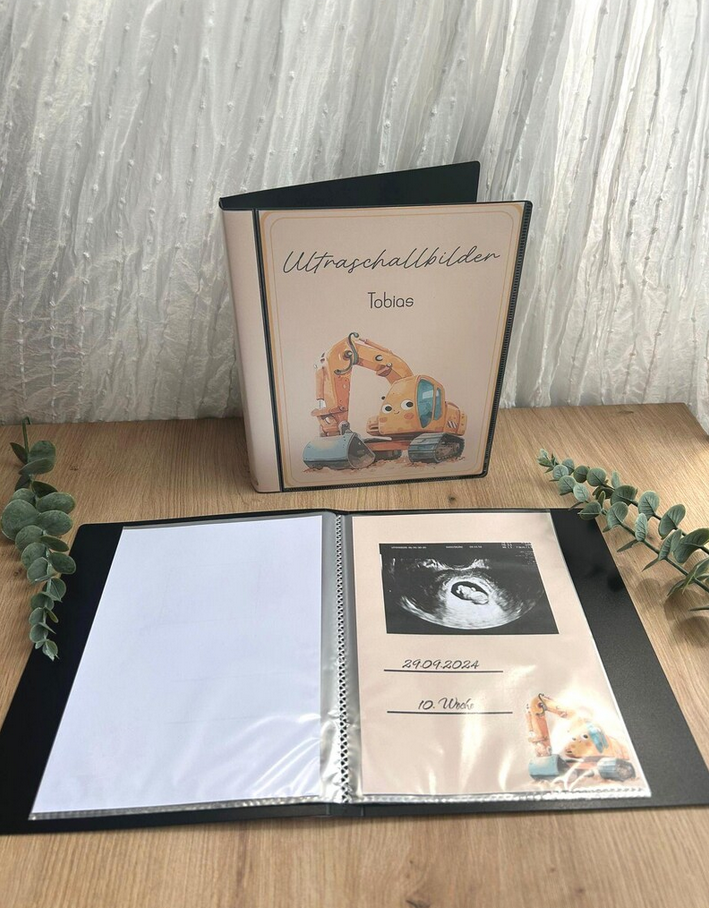 Personalisierbares Ultraschallalbum Bagger Design – FamilieGlueck