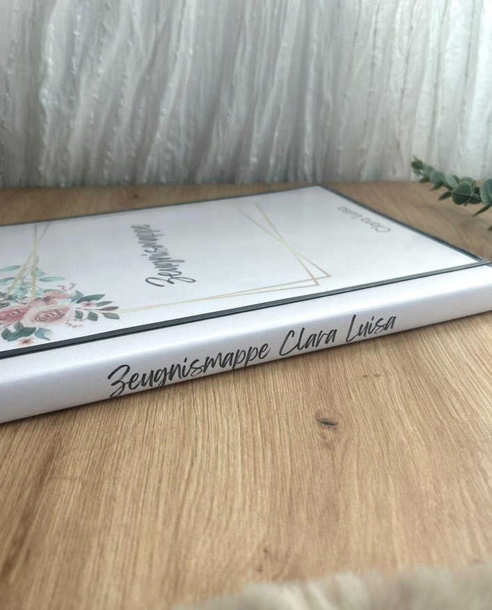 Personalisierte Zeugnismappe im Hardcover mit dokumentenechten Folien und individuellem Namen