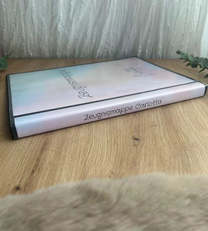 ersonalisierte Zeugnismappe Carlotta im Hardcover – mit Namen & Spruch, dokumentenechte Folien